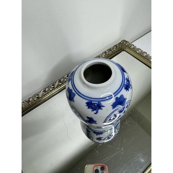 Vintage Asian Ginger Jar With Lid/Asian Marked/Blue/White/Flowers/Porcelain - Picture 10 of 10